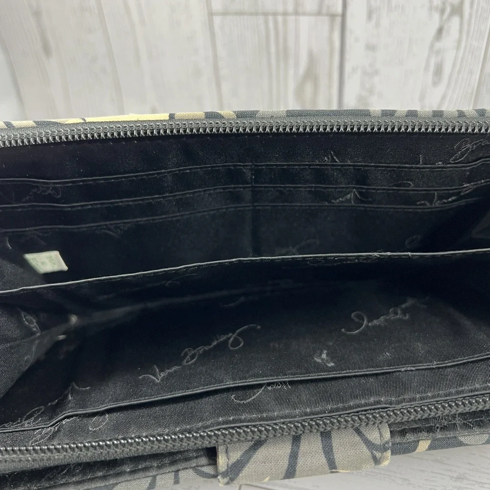 Vera Bradley Wallet Quilted Pattern Floral Print Yellow Black Everyday Turnlock - Picture 4 of 5